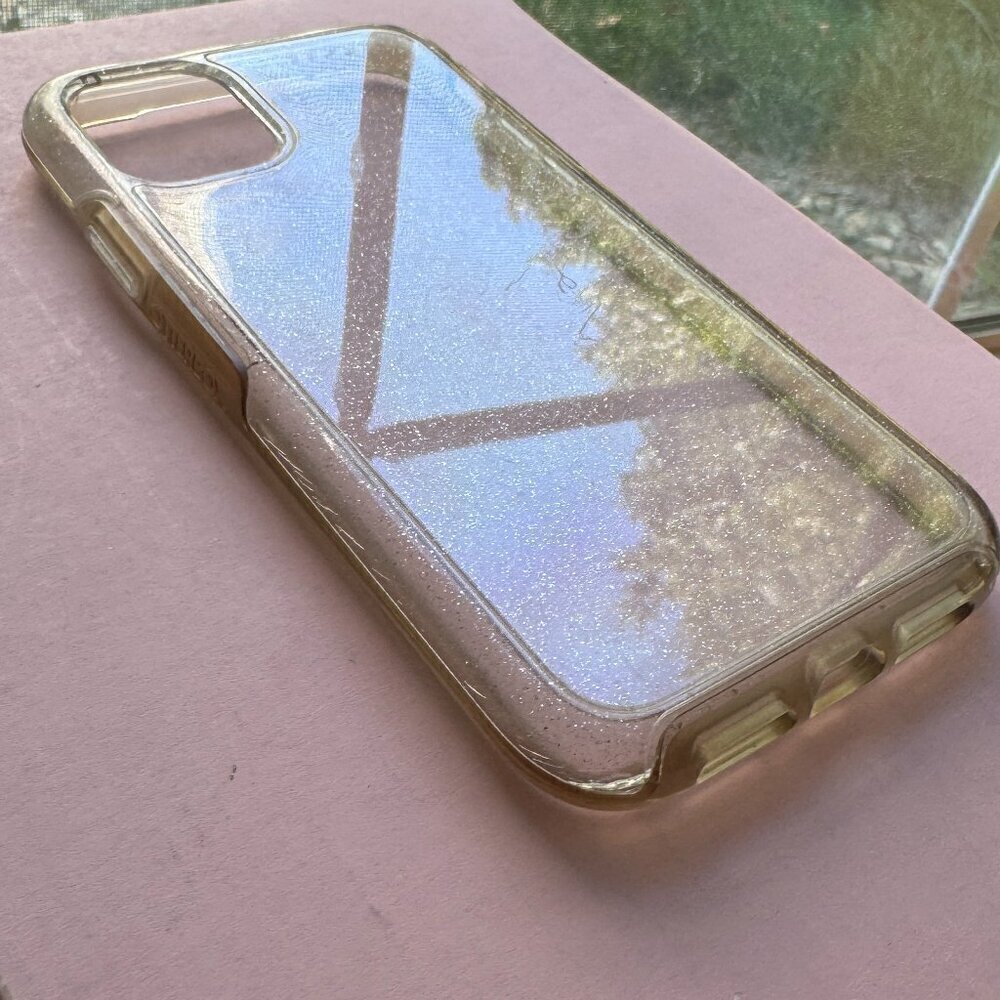 iPhone 11 Otterbox Clear Stardust Case - Picture 3 of 5